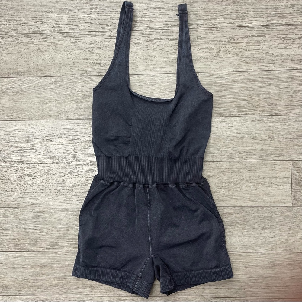(FO8) FP Movement Good Karma Vintage Black Runsie - Picture 2 of 2